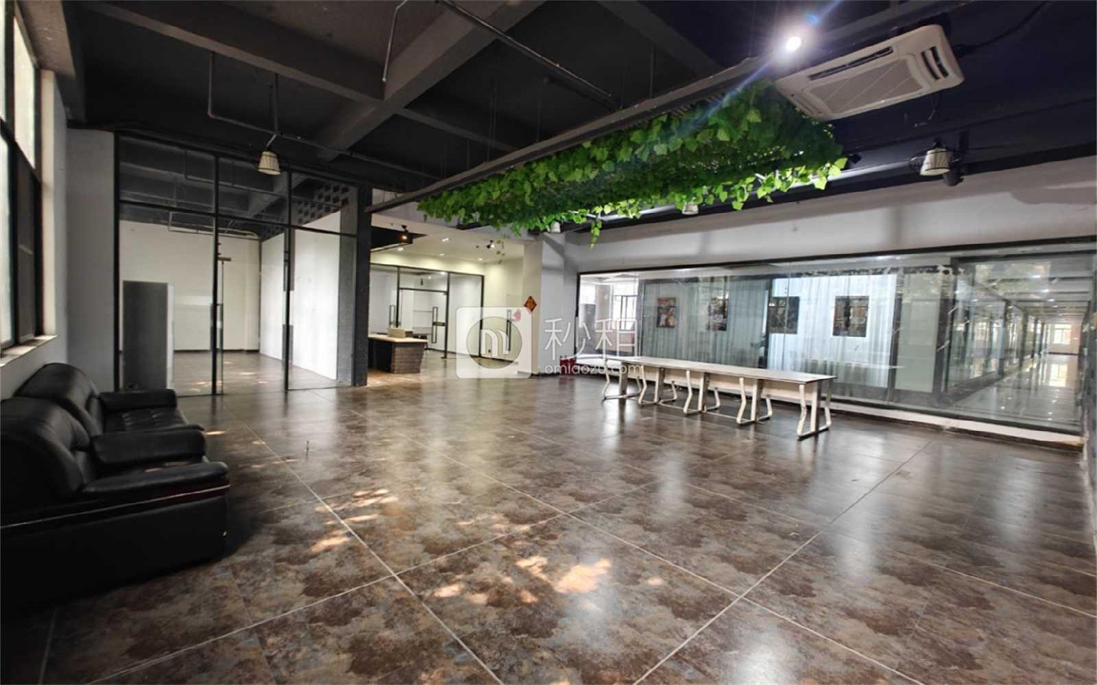 UTCP大学城创意园写字楼出租265平米简装办公室76元/m².月