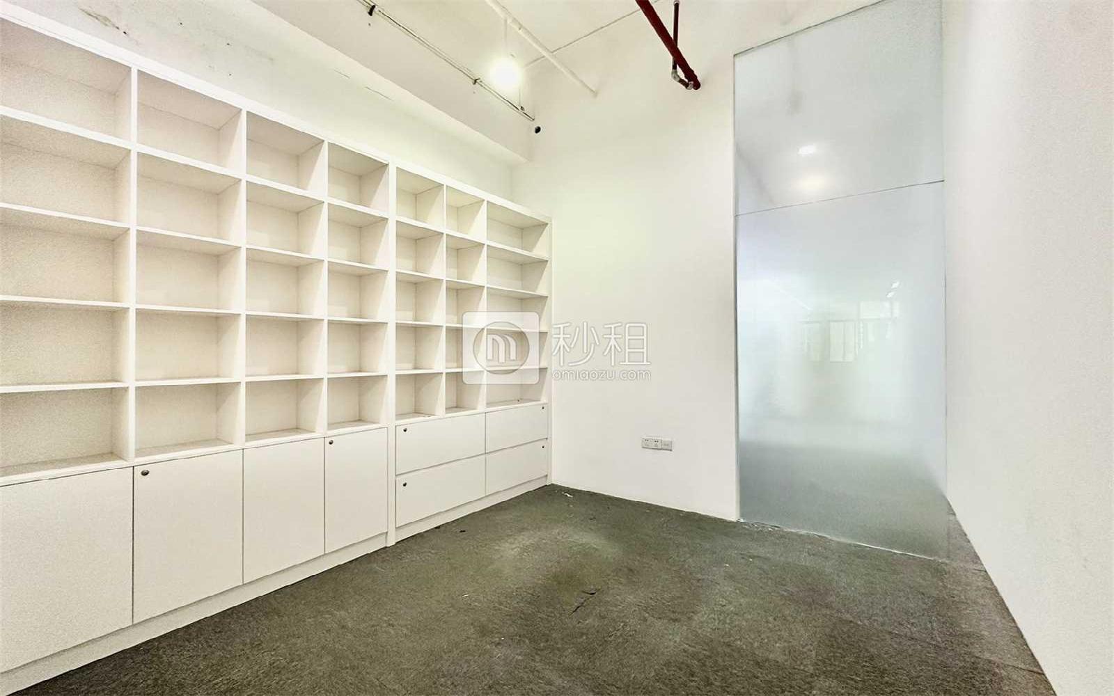美林大厦写字楼出租436平米简装办公室118元/m².月