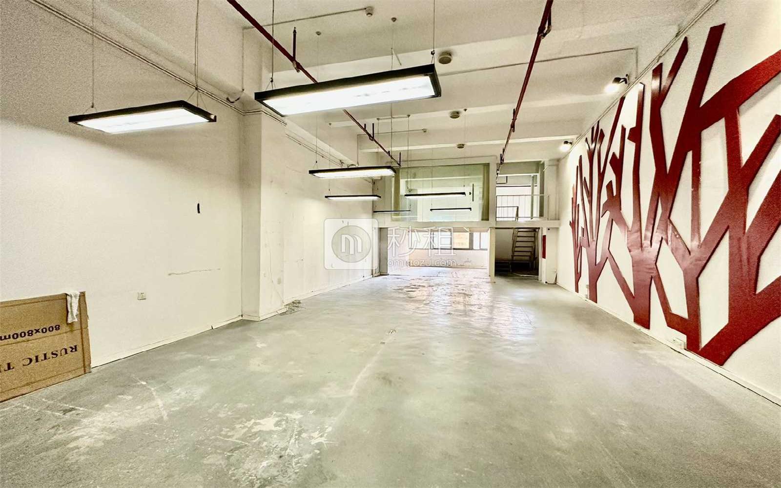 美林大厦写字楼出租258平米简装办公室82元/m².月