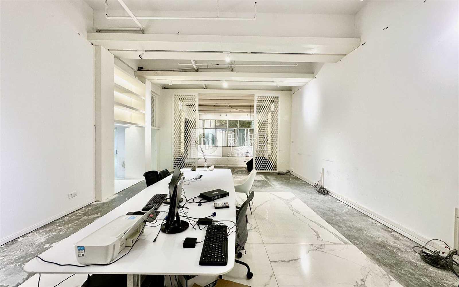 美林大厦写字楼出租358平米精装办公室98元/m².月