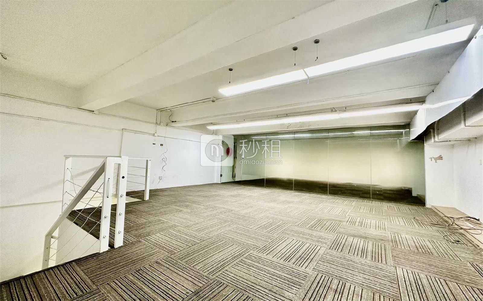 美林大厦写字楼出租358平米精装办公室98元/m².月