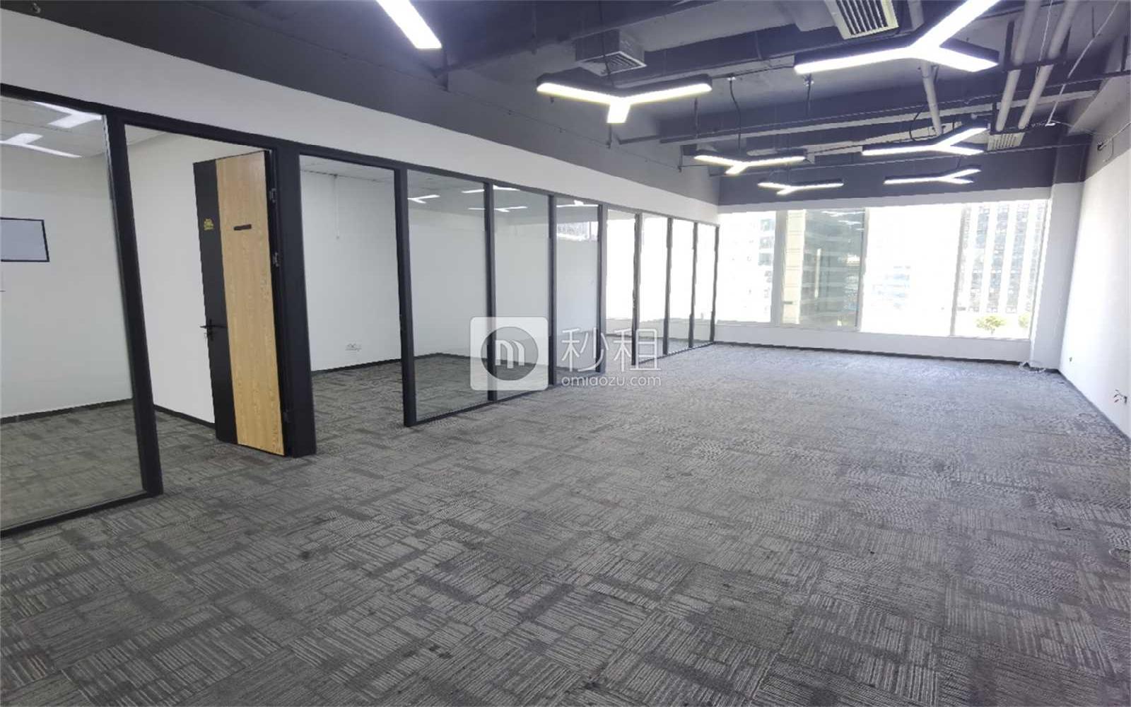 TCL大厦写字楼出租213.2平米简装办公室135元/m².月