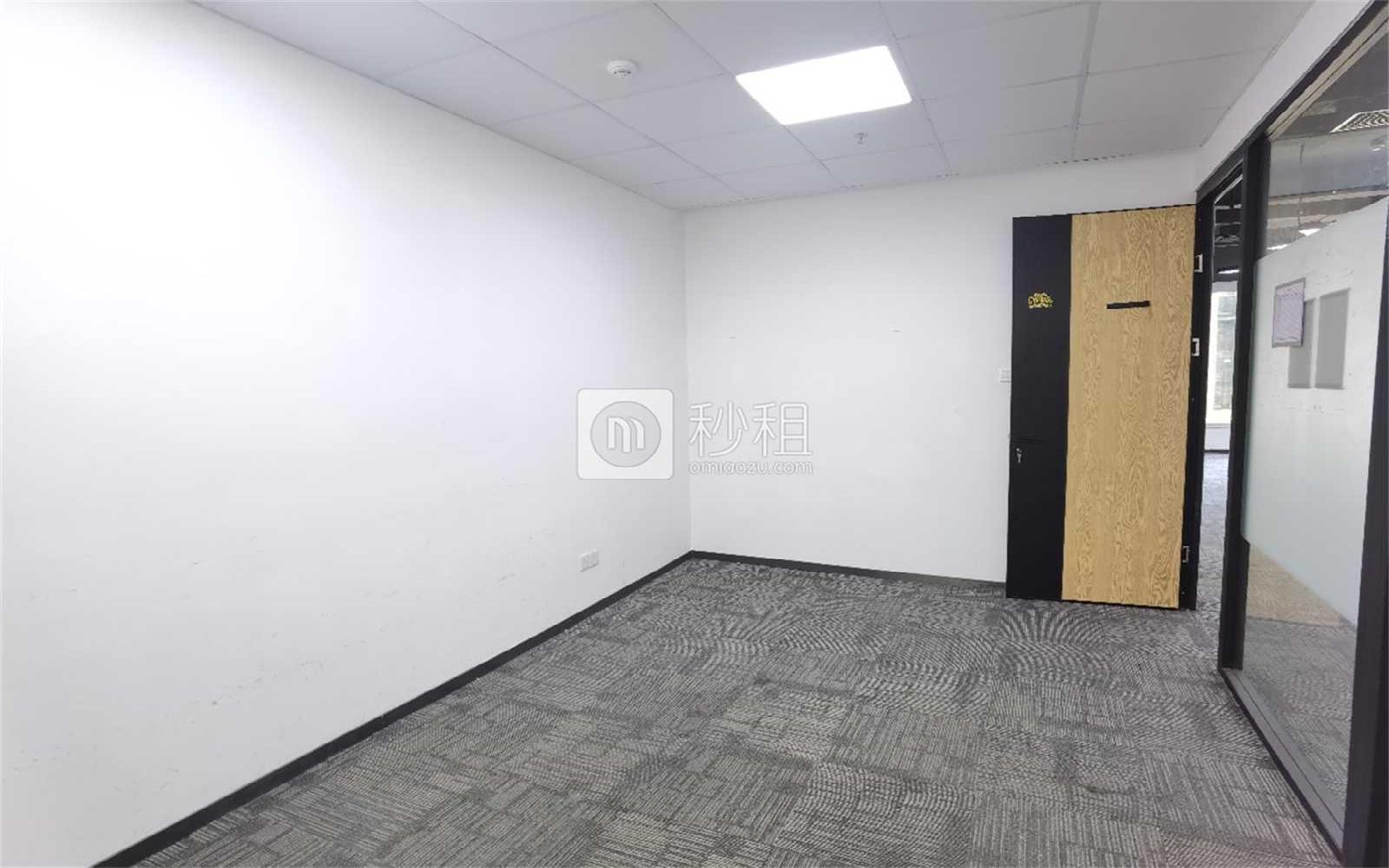 TCL大厦写字楼出租213.2平米简装办公室135元/m².月