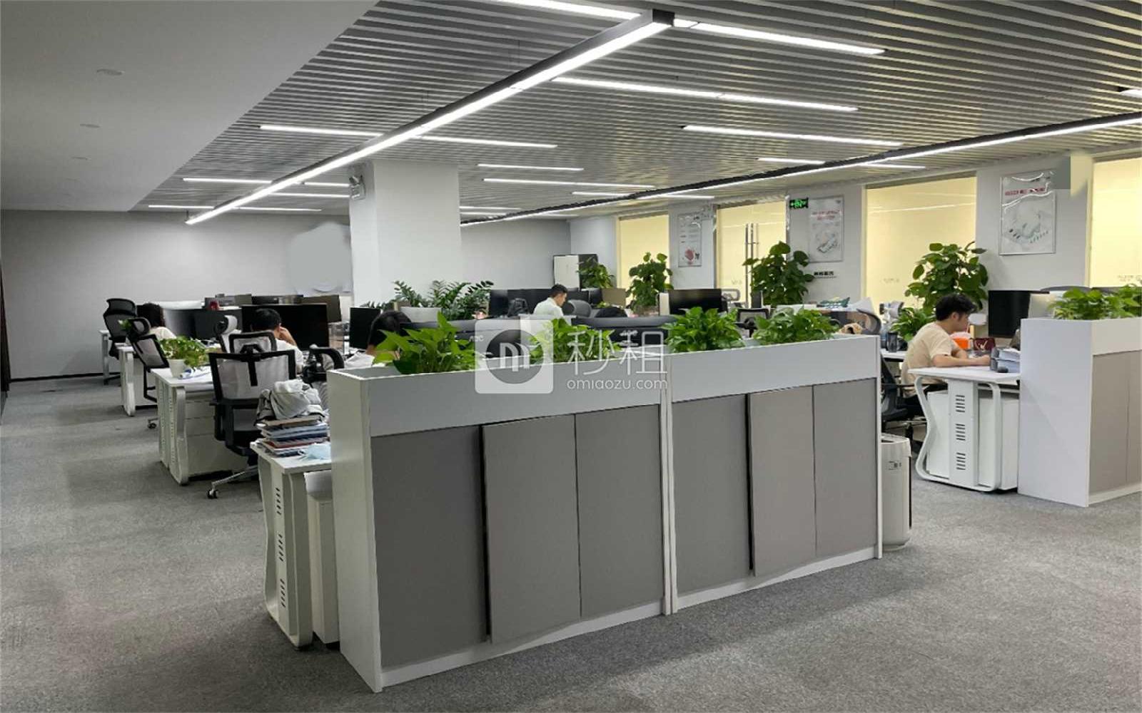 TCL大厦写字楼出租807.65平米精装办公室135元/m².月