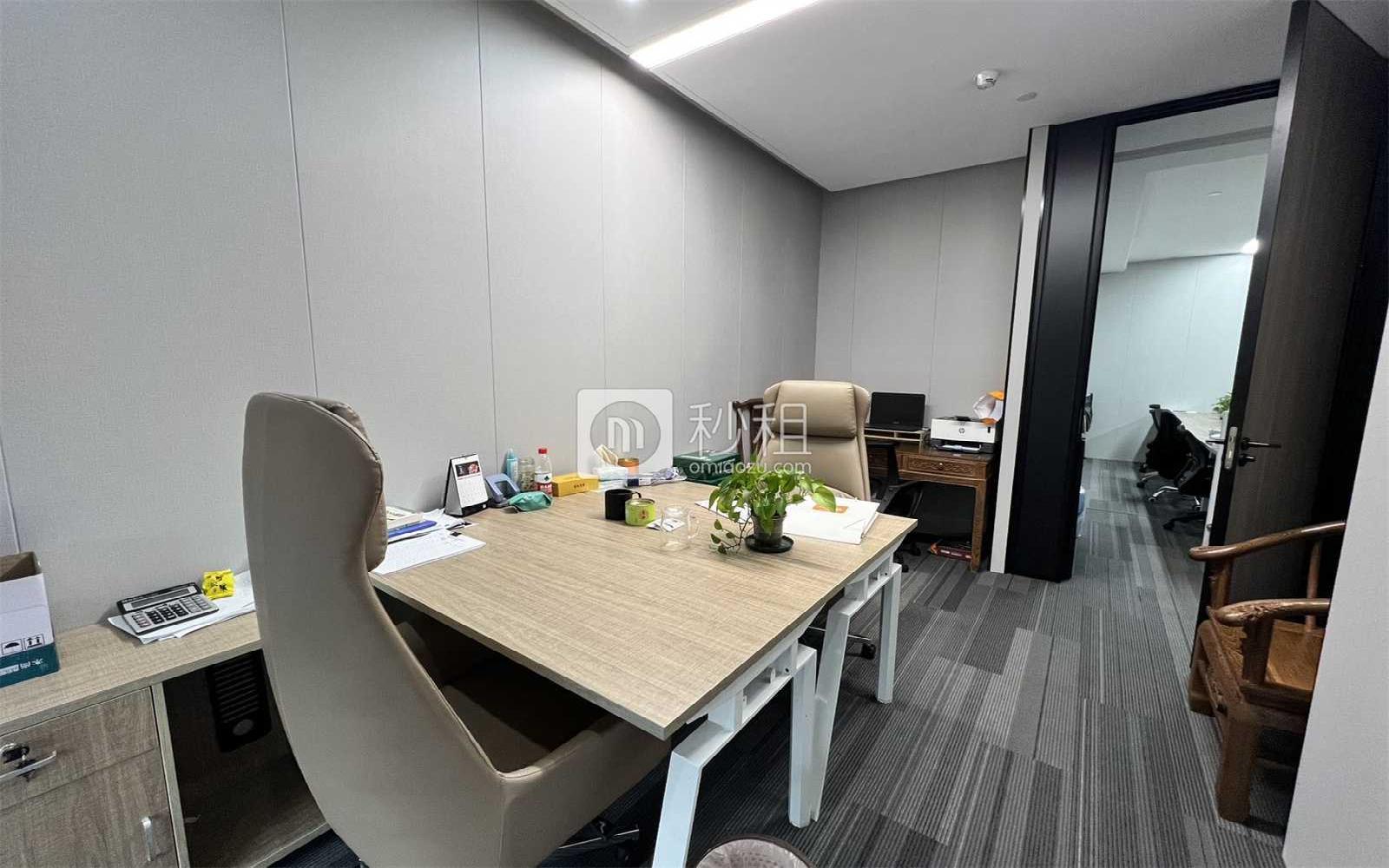 国际金融城（翠林大厦）写字楼出租375平米精装办公室135元/m².月