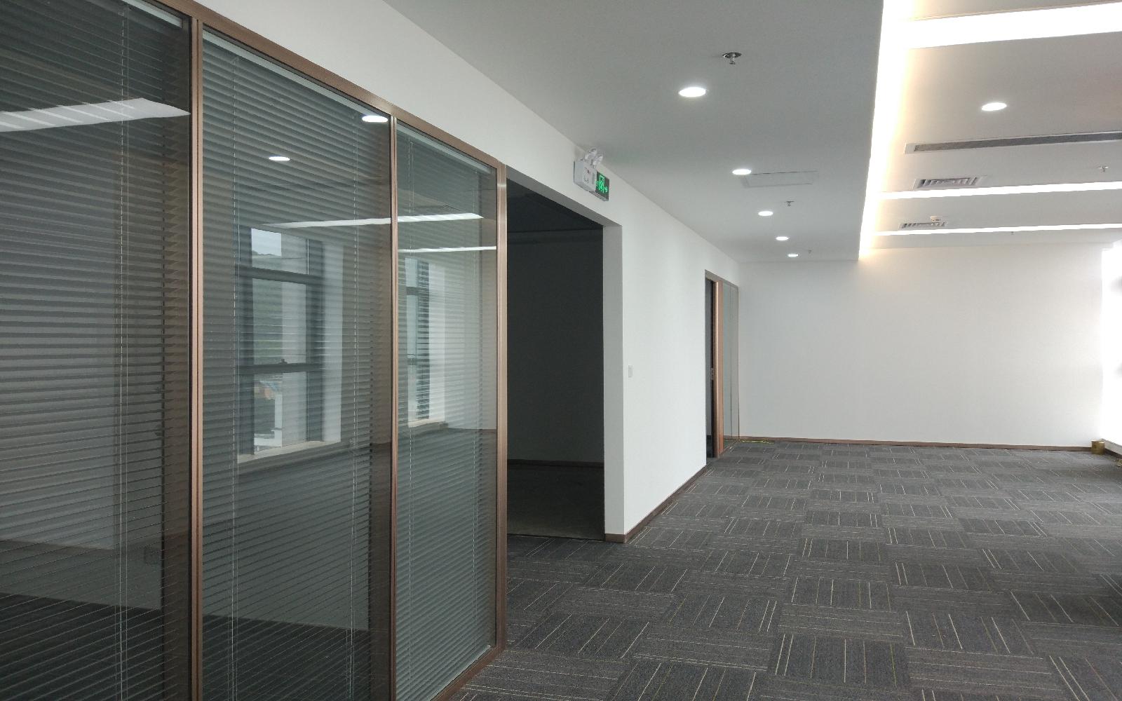 凯达尔集团中心大厦写字楼出租320平米精装办公室105元/m².月