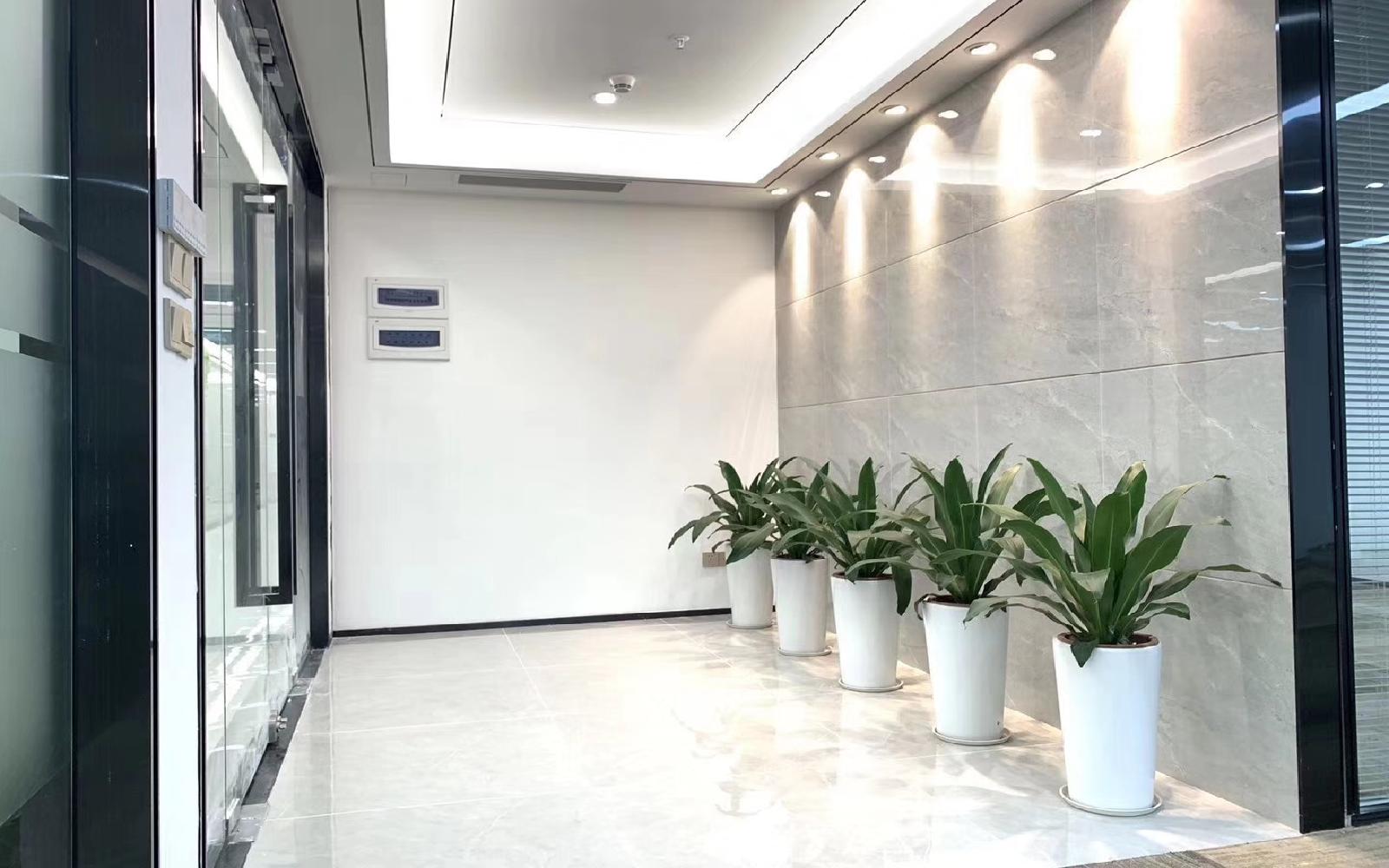 凤凰城大厦写字楼出租239平米精装办公室68元/m².月