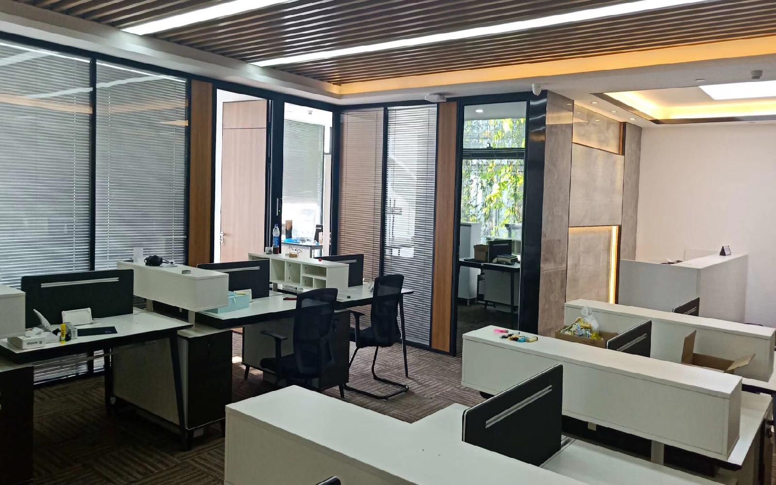 深圳湾科技生态园（三期）写字楼出租311平米精装办公室105元/m².月