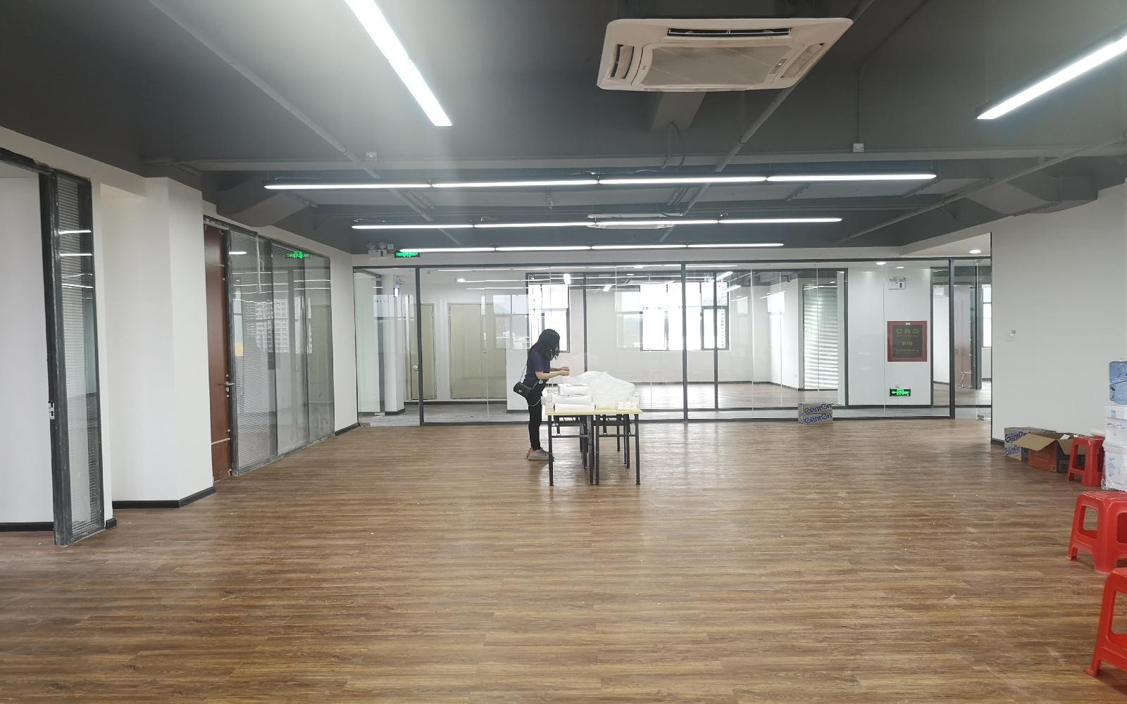 集悦城桃源智谷写字楼出租483平米精装办公室89元/m².月
