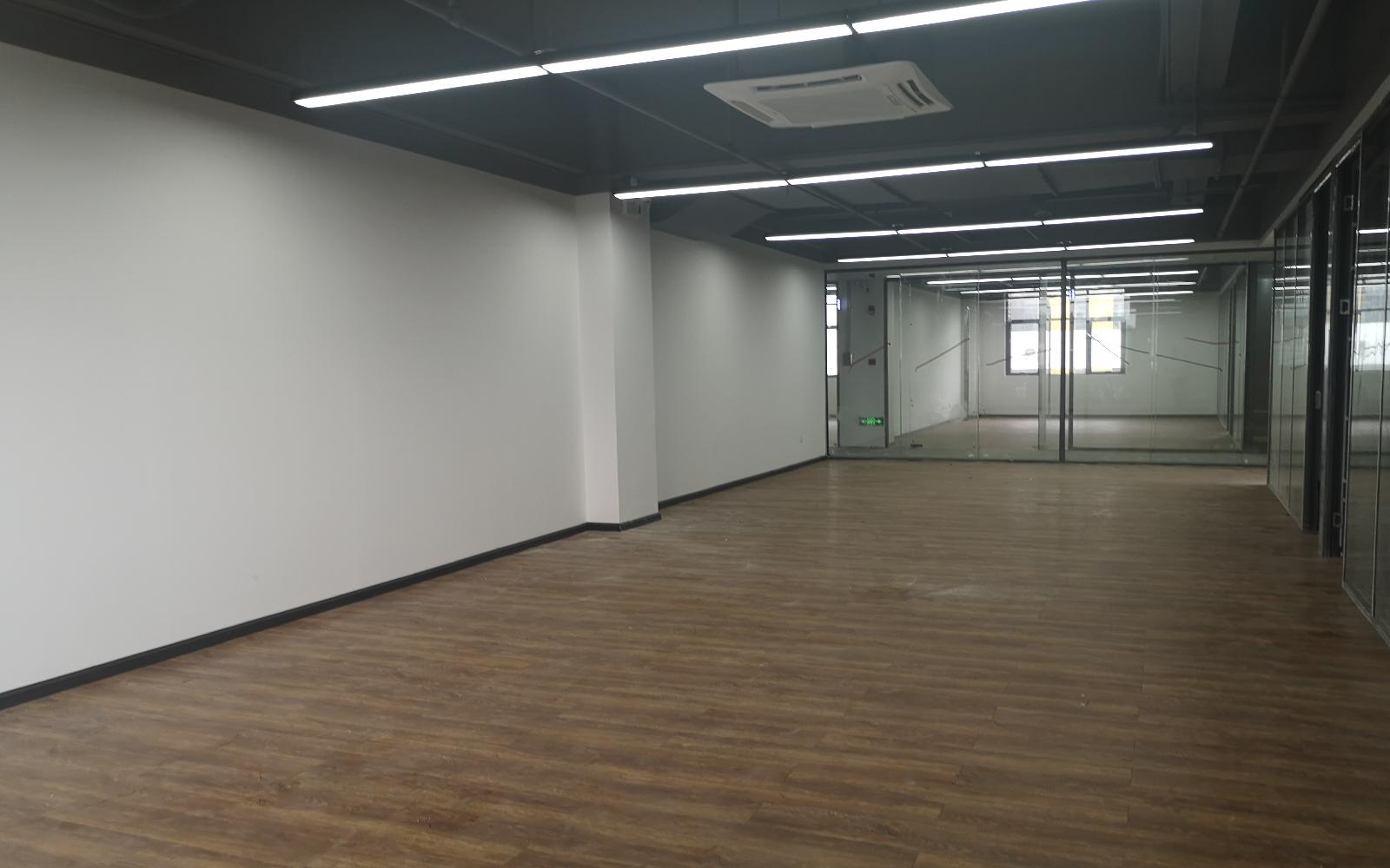 集悦城桃源智谷写字楼出租196平米精装办公室89元/m².月