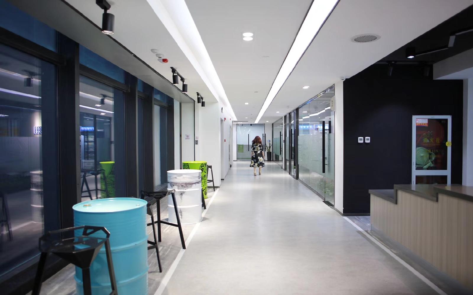 深圳湾科技生态园（三期）写字楼出租285平米精装办公室88元/m².月