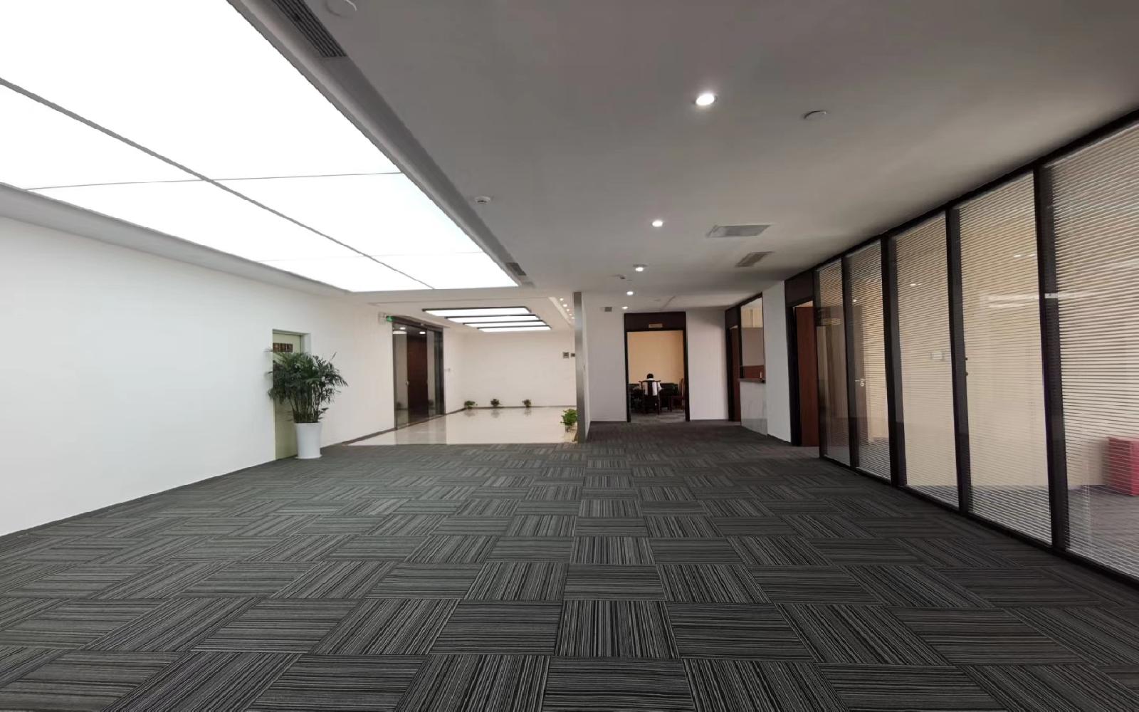 AirS&S-龙光世纪写字楼出租824平米精装办公室125元/m².月