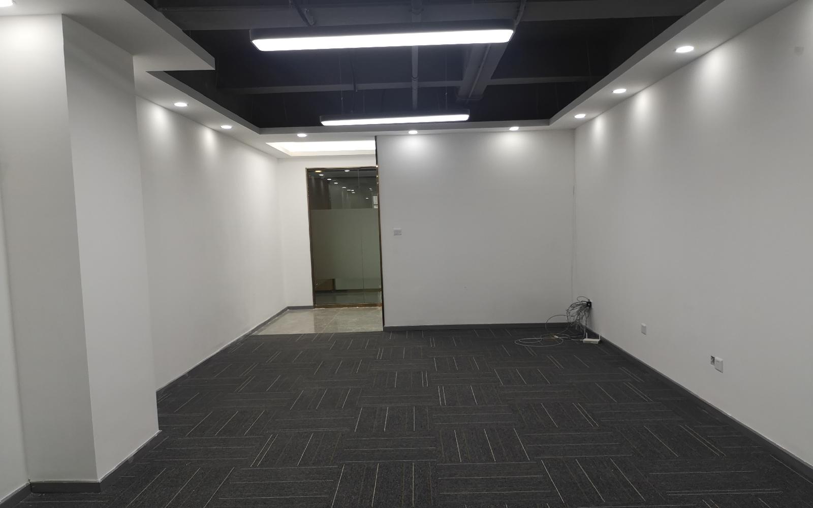 前沿商务空间写字楼出租105平米精装办公室70元/m².月