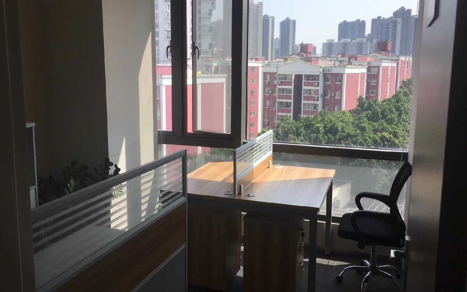 前海荔源广场写字楼出租239平米精装办公室120元/m².月