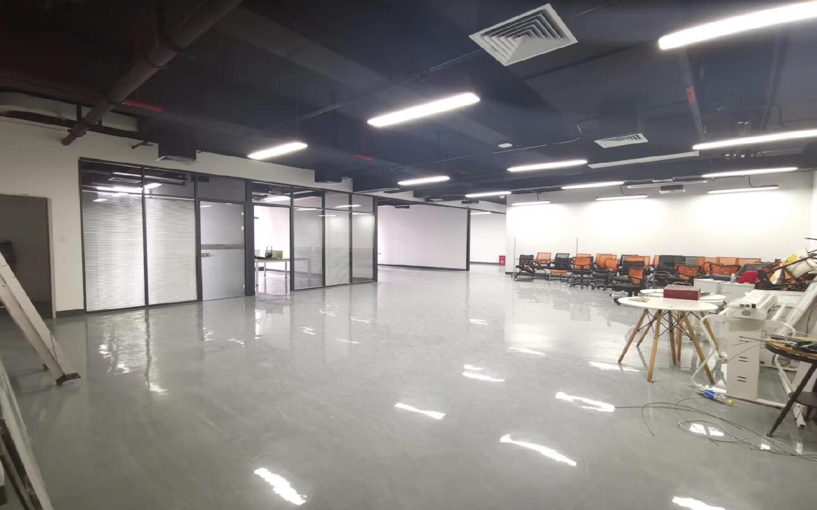 深圳湾科技生态园（三期）写字楼出租551平米简装办公室100元/m².月