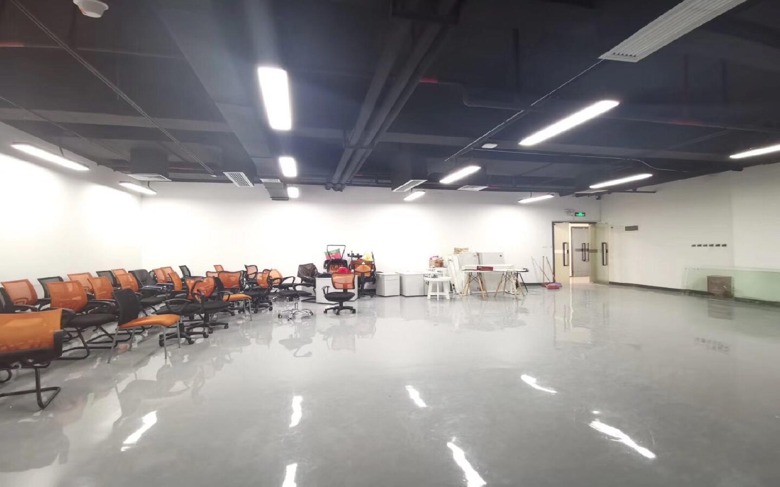 深圳湾科技生态园（三期）写字楼出租551平米简装办公室100元/m².月