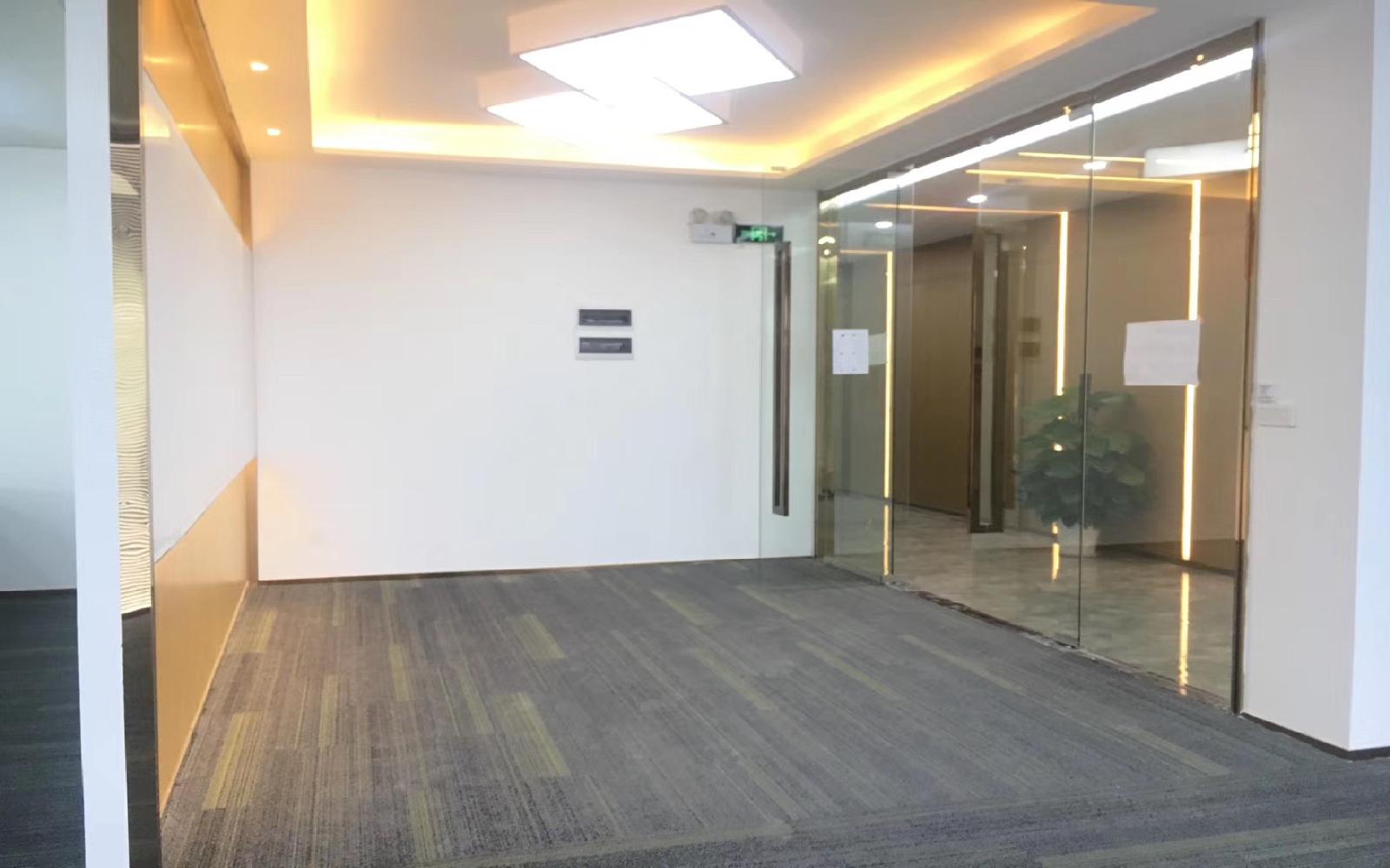 永合研发大厦写字楼出租415平米豪装办公室95元/m².月