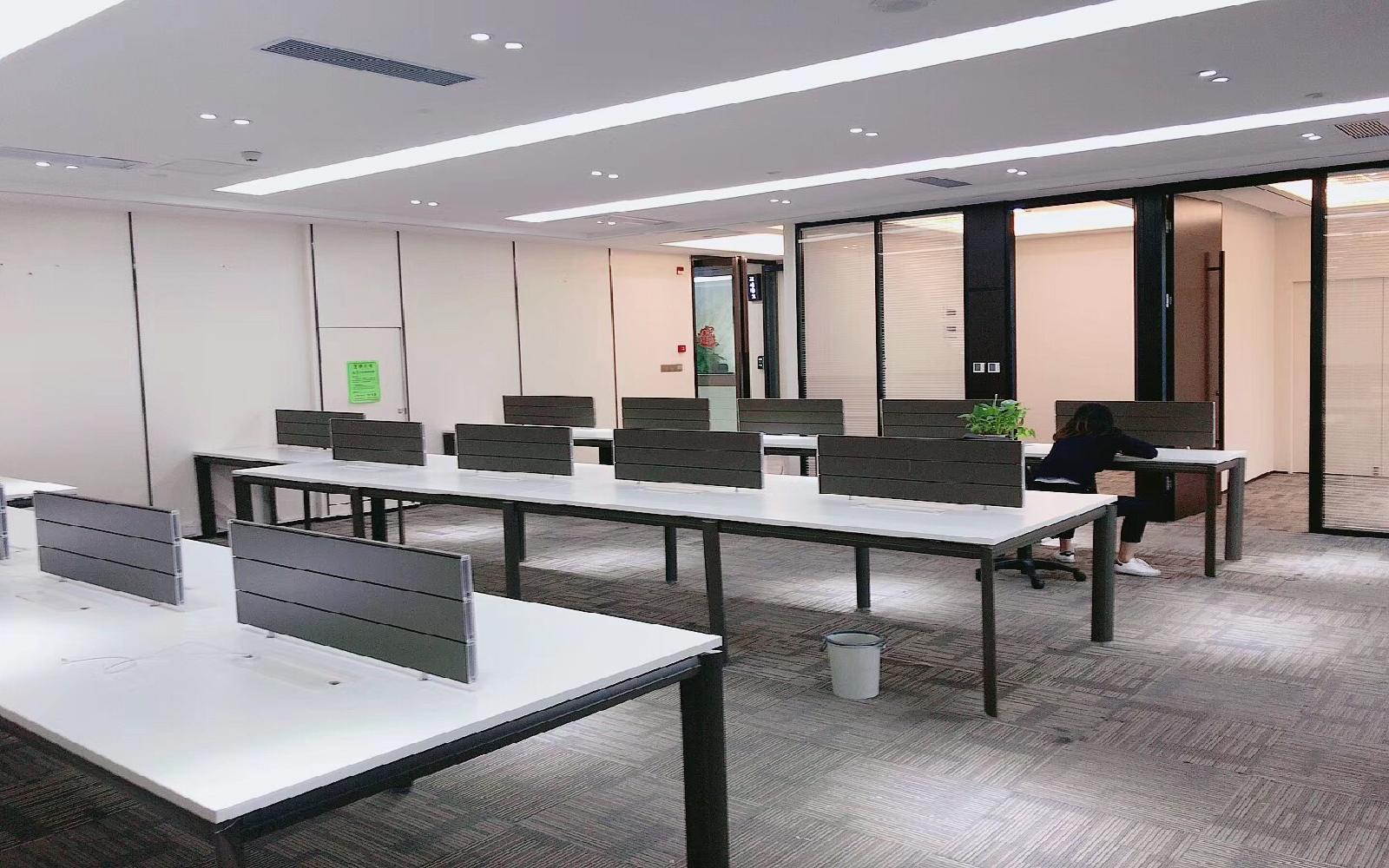 深圳北理工创新大厦写字楼出租372平米精装办公室118元/m².月