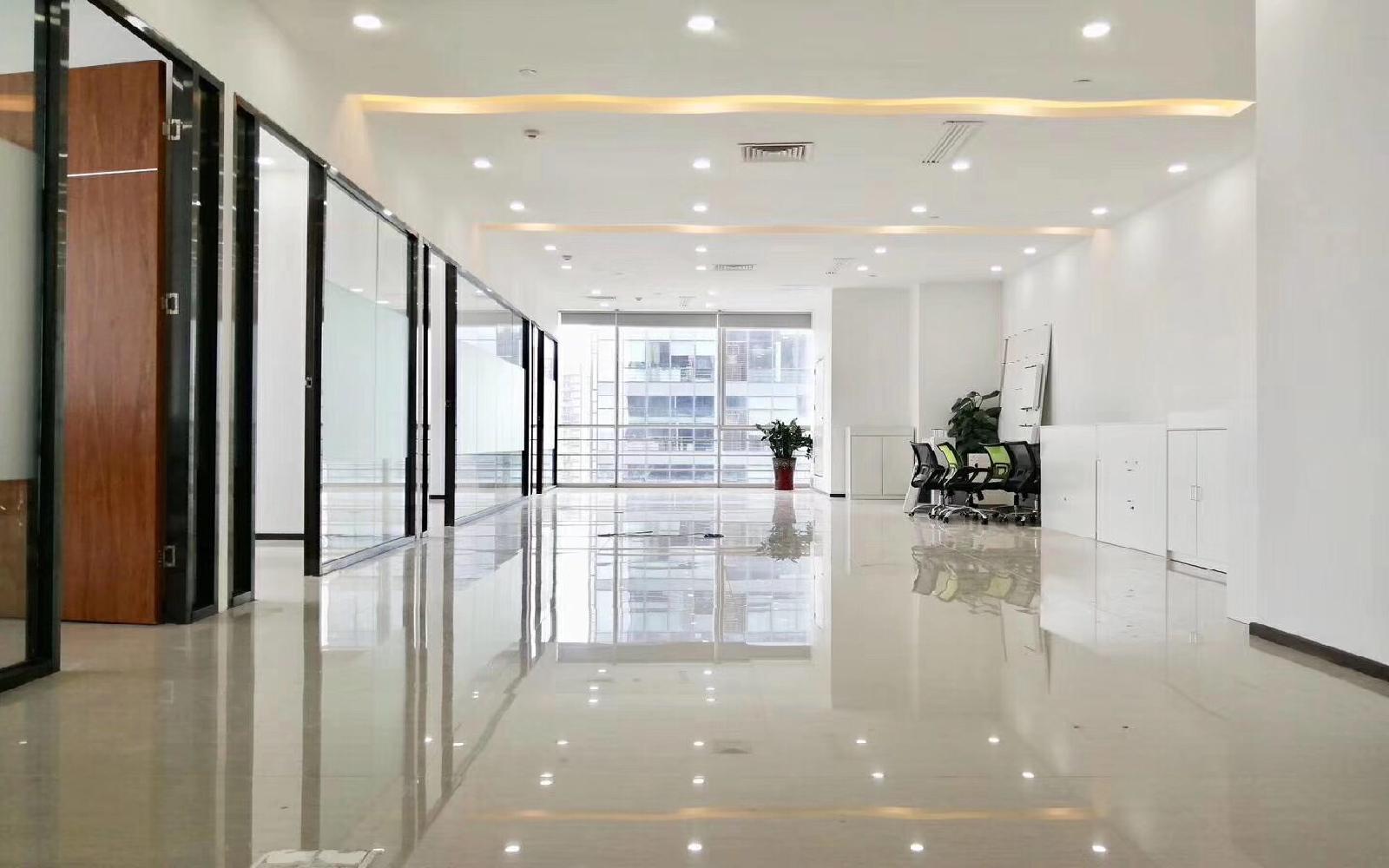 星河WORLD（一期）写字楼出租360平米豪装办公室110元/m².月