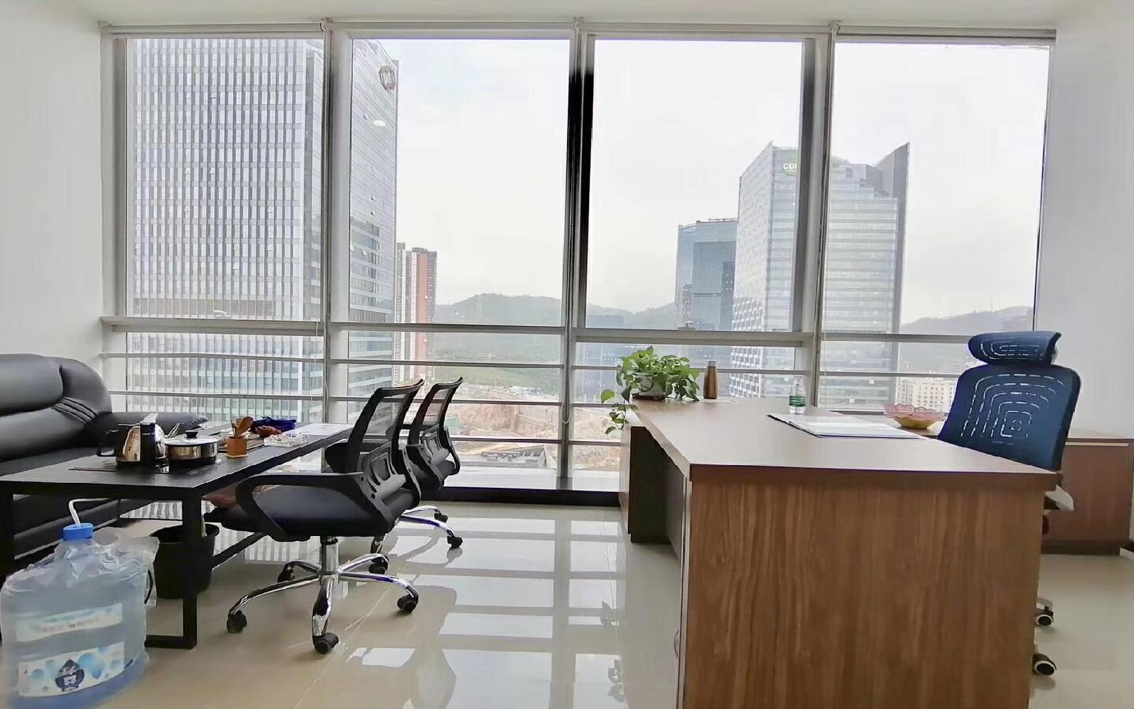 星河WORLD（一期）写字楼出租360平米豪装办公室110元/m².月