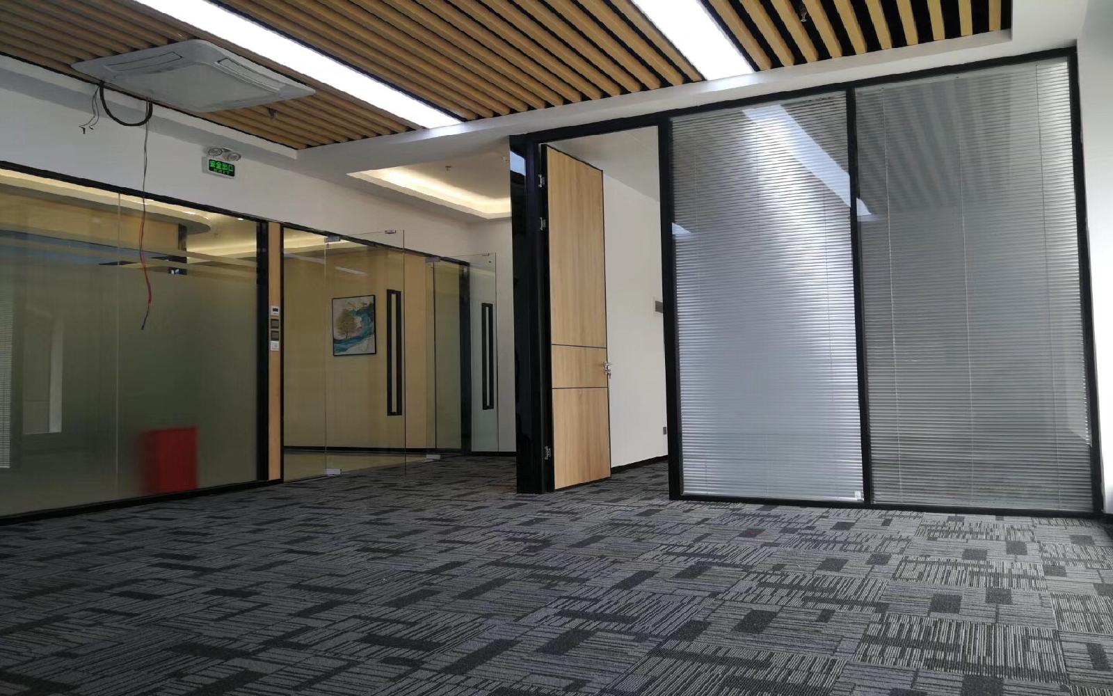 金证科技大厦写字楼出租137平米精装办公室110元/m².月