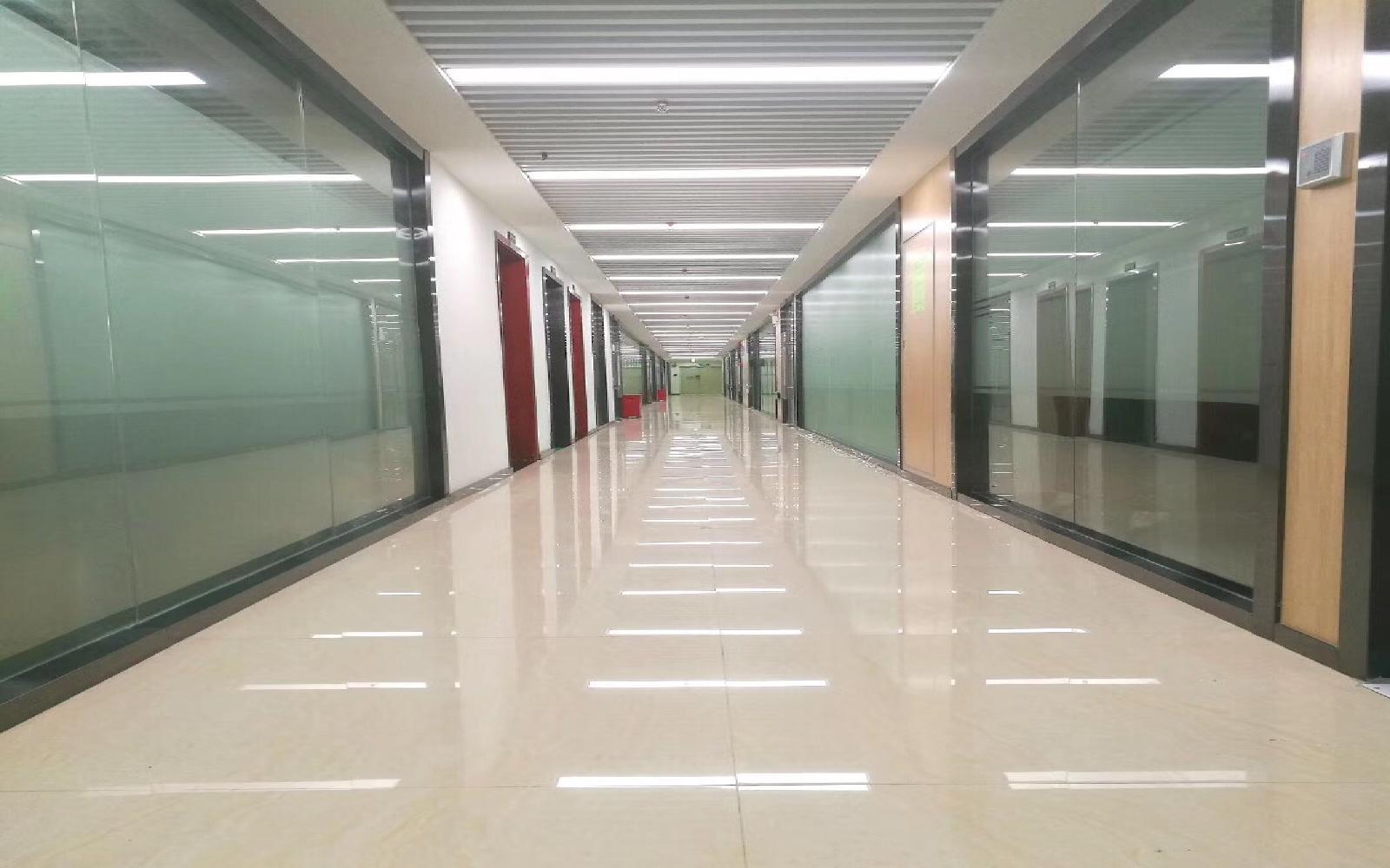 马家龙工业区写字楼出租68平米精装办公室60元/m².月