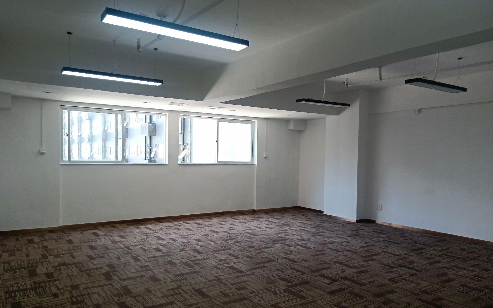 坂田国际中心写字楼出租112平米精装办公室80元/m².月