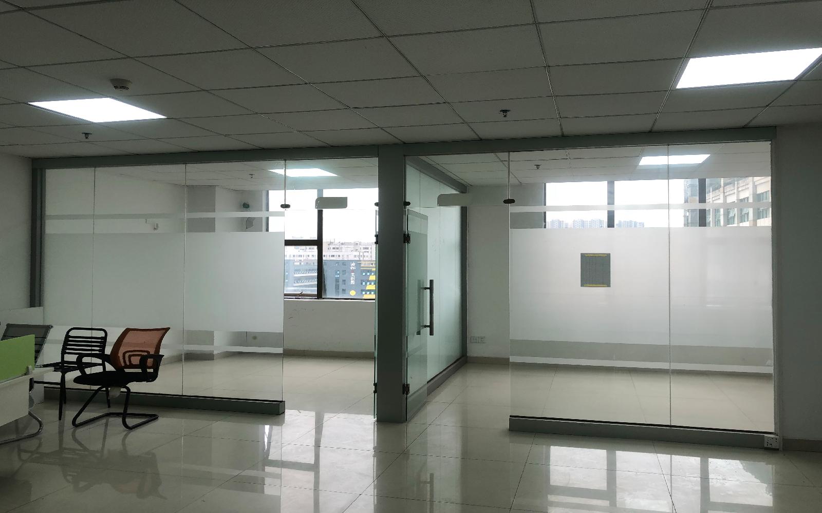 油松商务大厦写字楼出租122平米精装办公室62元/m².月