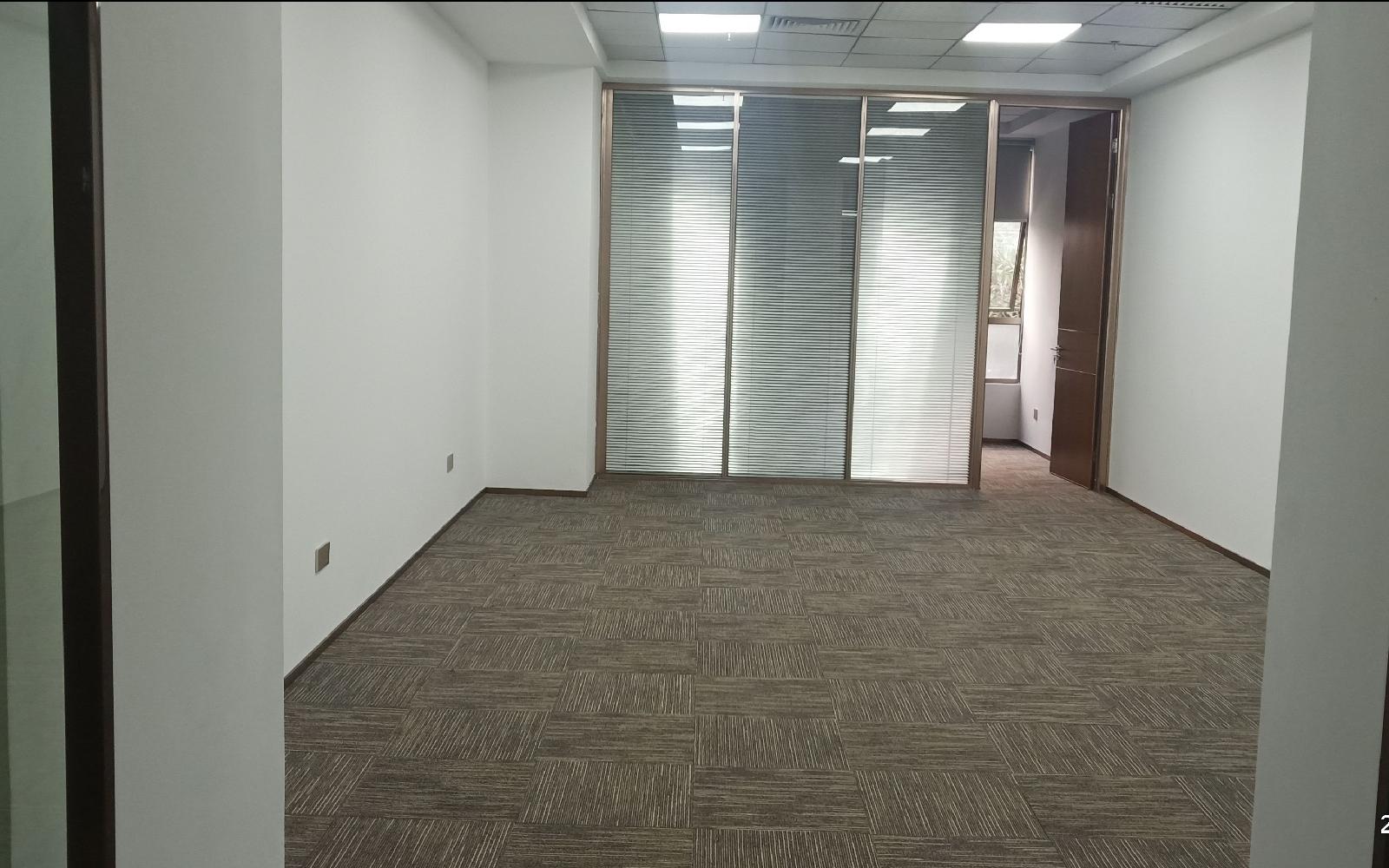 明月花都写字楼出租116平米精装办公室68元/m².月