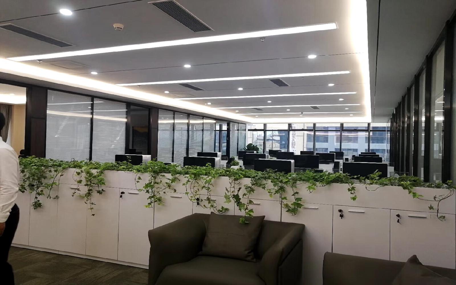中海信创新产业城写字楼出租312平米精装办公室58元/m².月