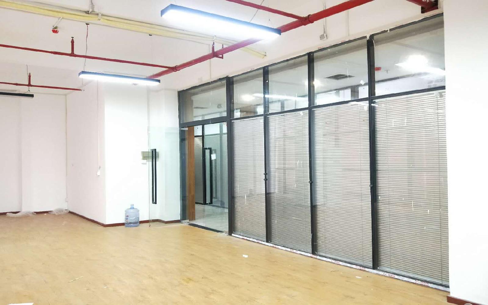 三鼎电商园写字楼出租123平米精装办公室70元/m².月