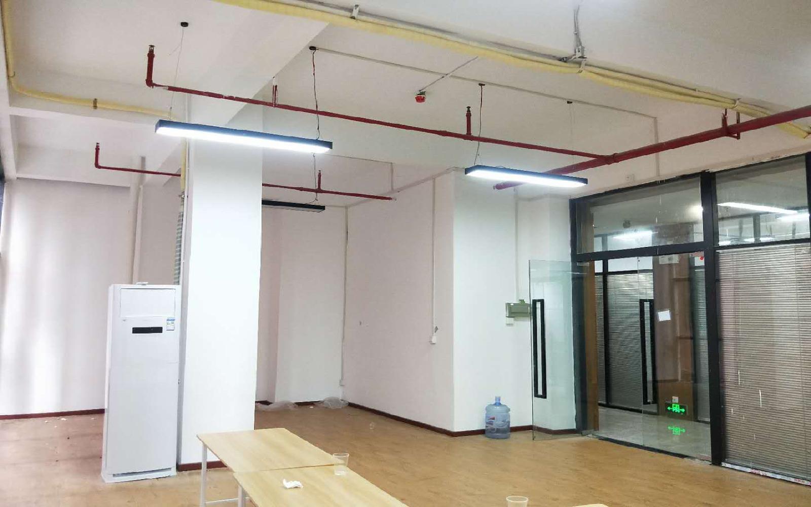 三鼎电商园写字楼出租123平米精装办公室70元/m².月