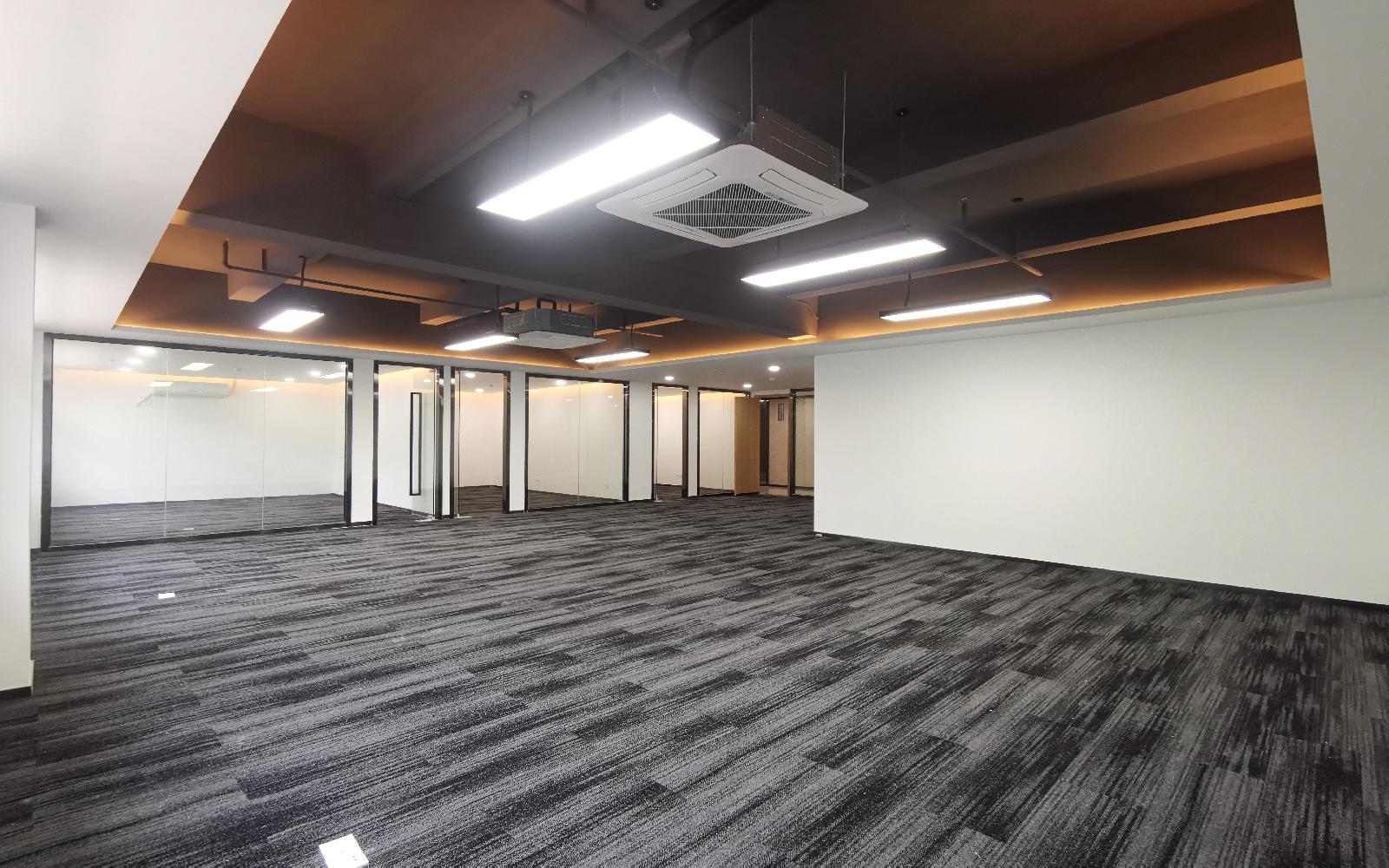 宗泰文化创意产业园写字楼出租321平米精装办公室65元/m².月