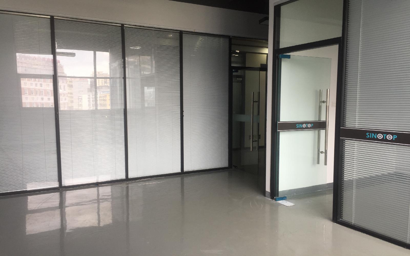 智慧谷创新园（坂田）写字楼出租70平米精装办公室70元/m².月