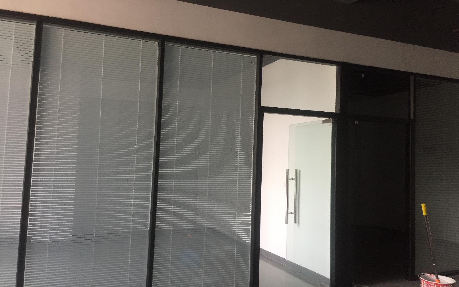 智慧谷创新园（坂田）写字楼出租170平米精装办公室70元/m².月