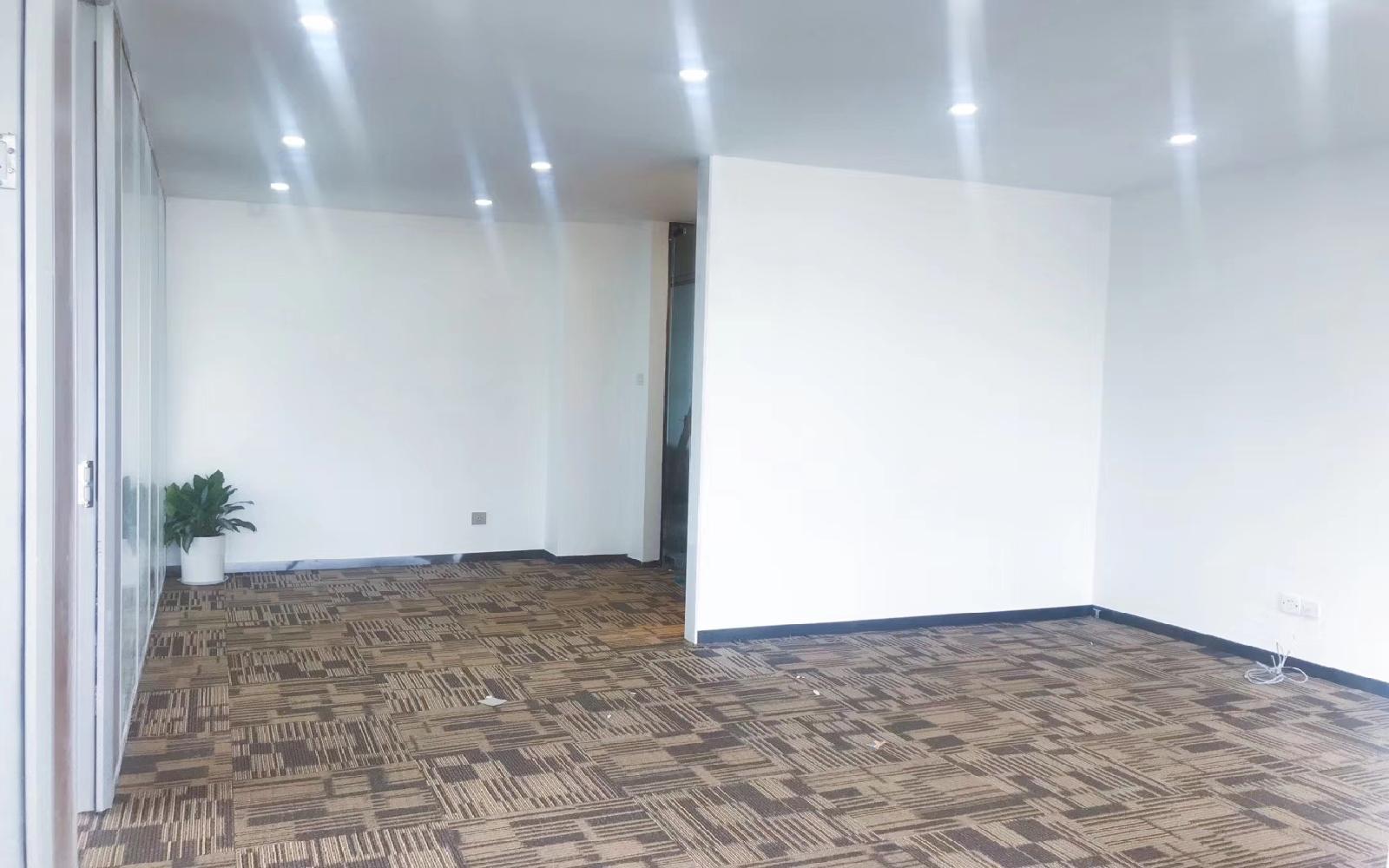 坂田国际中心写字楼出租112平米精装办公室80元/m².月