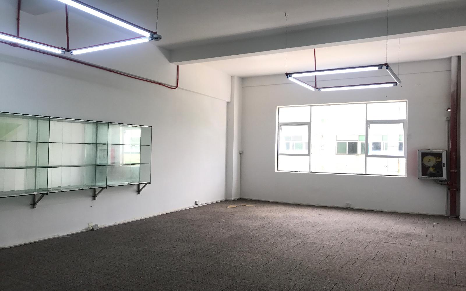 几何电商园（清湖）写字楼出租90平米简装办公室48元/m².月