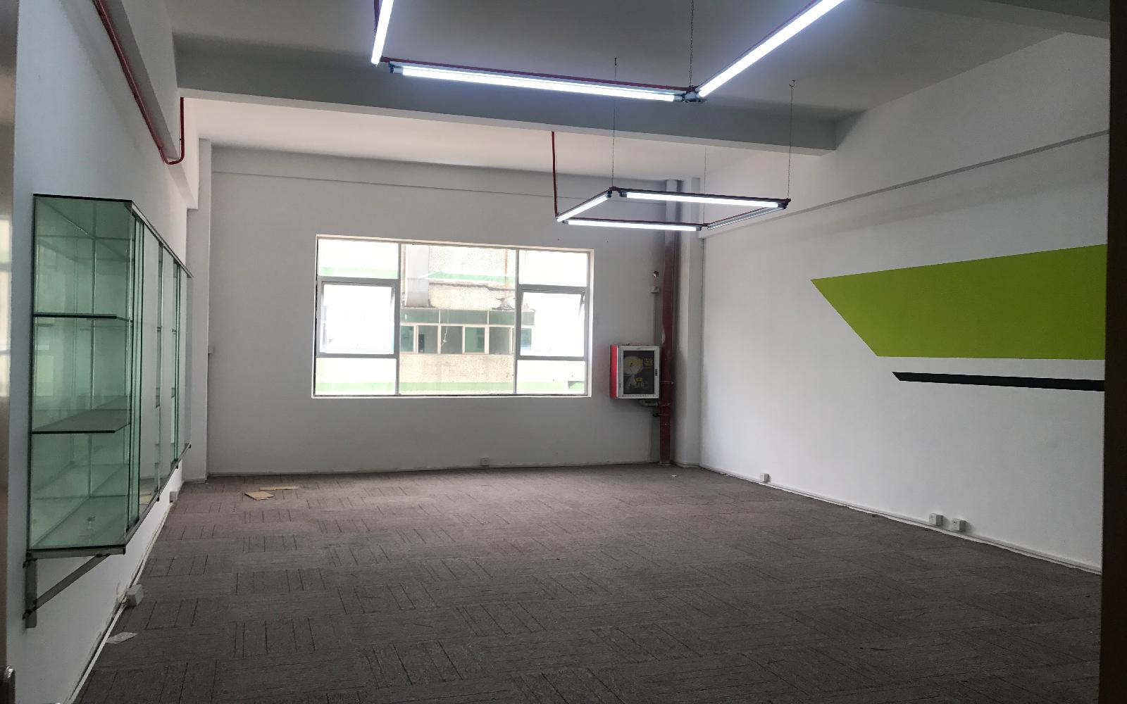 几何电商园（清湖）写字楼出租90平米简装办公室48元/m².月