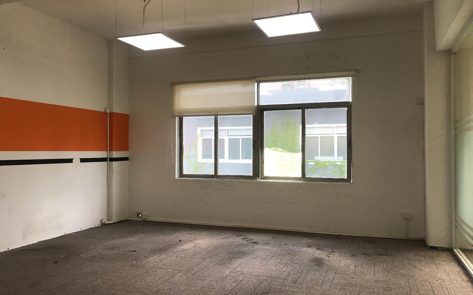 几何电商园（清湖）写字楼出租125平米精装办公室48元/m².月