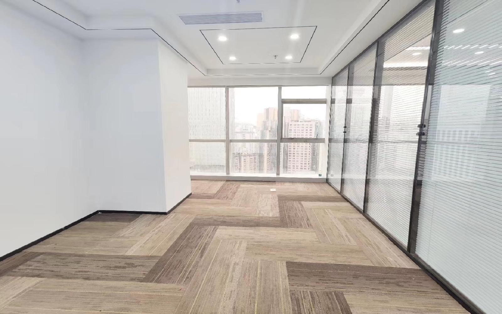 创富港-海外联谊大厦写字楼出租223平米豪装办公室118元/m².月