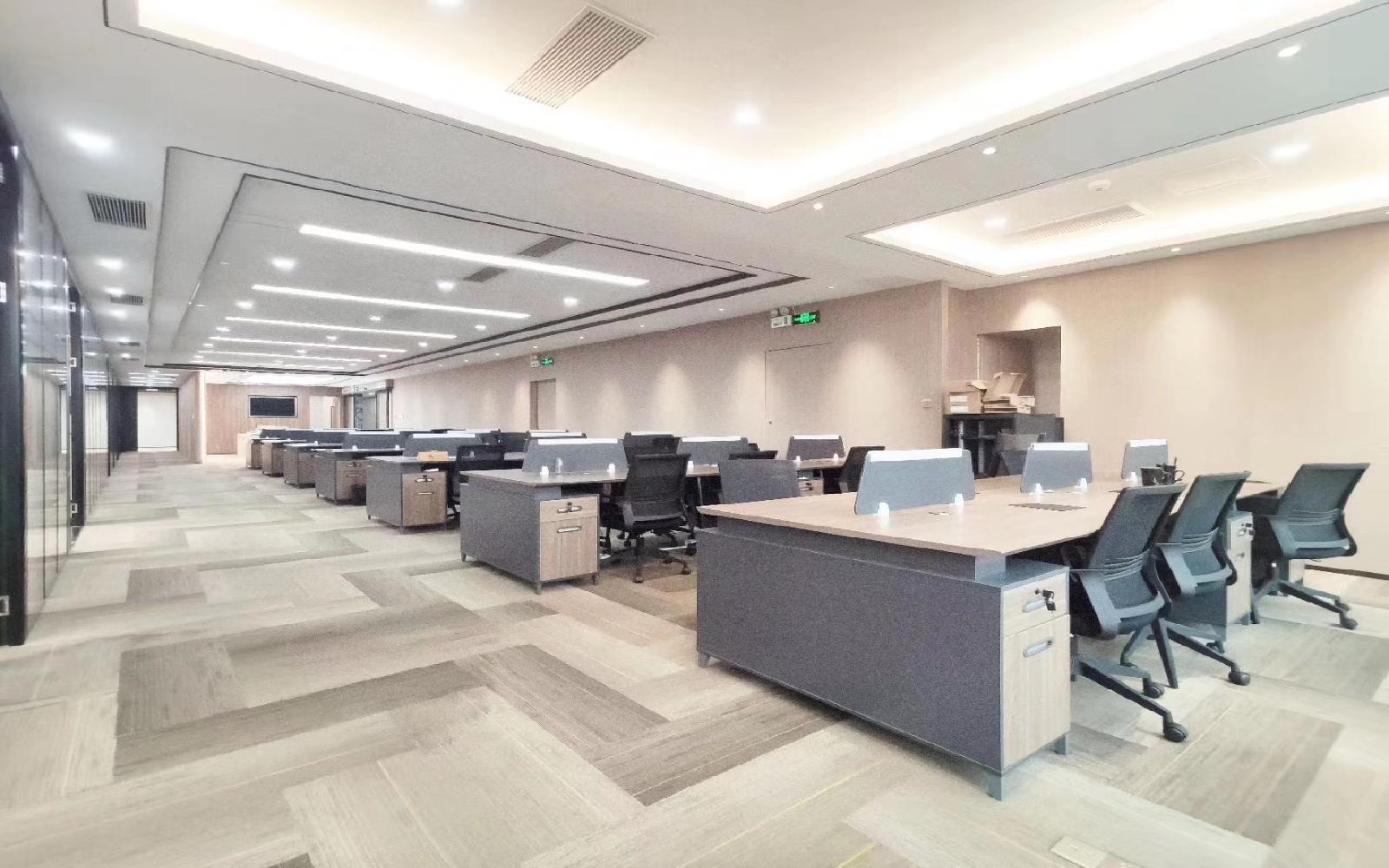 荣超经贸中心写字楼出租898平米豪装办公室198元/m².月