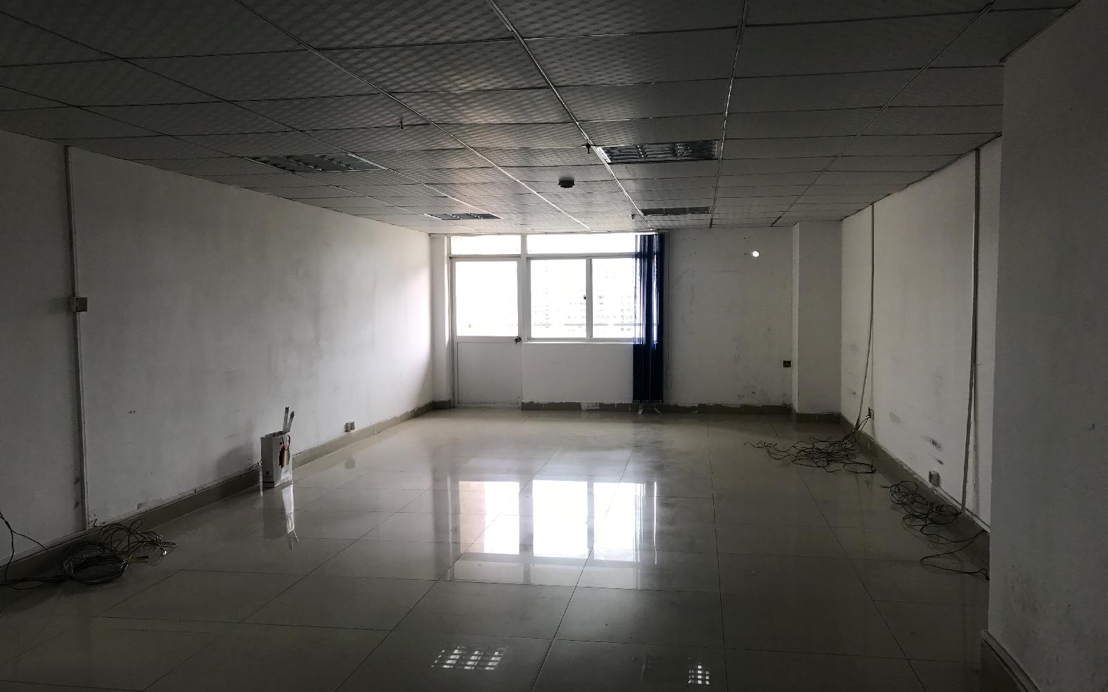 蓝坤大厦写字楼出租78平米精装办公室85元/m².月