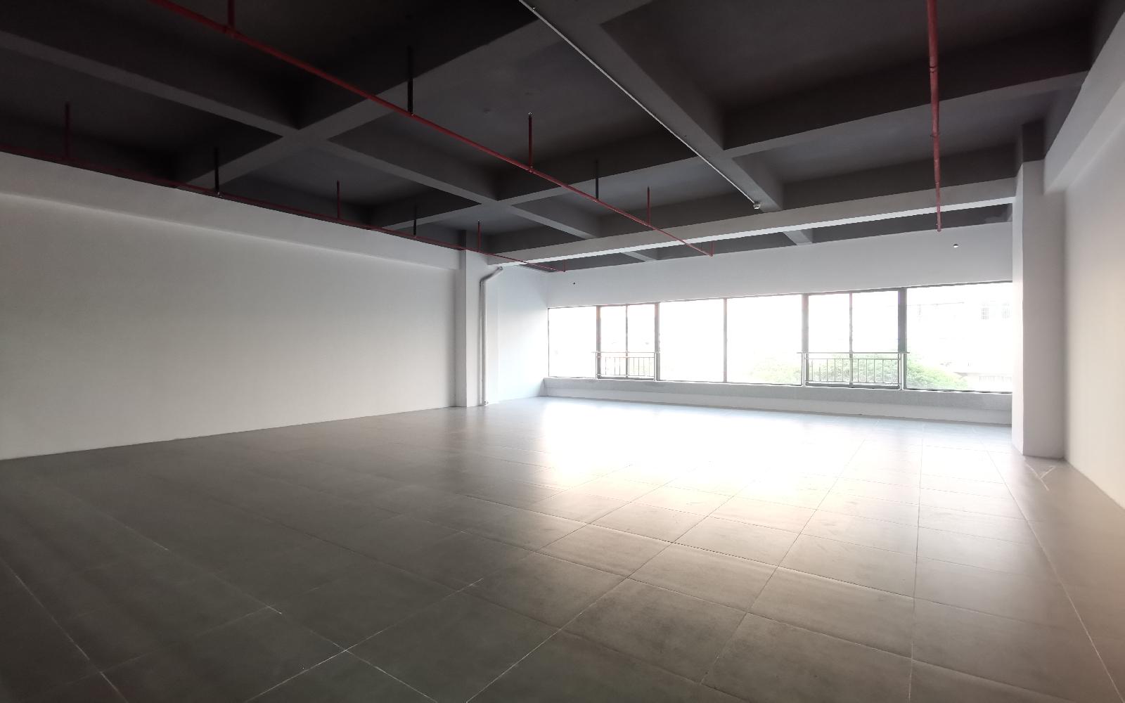 华盛辉商业大厦写字楼出租179平米简装办公室70元/m².月
