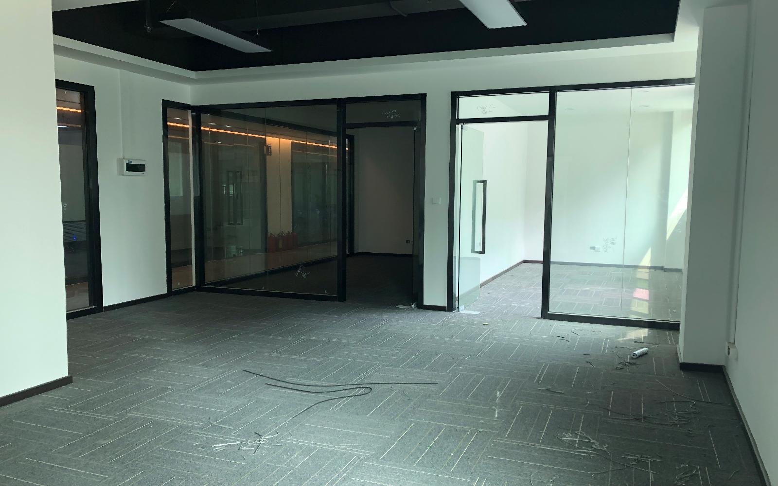 广兴源海缤国际创意园写字楼出租292平米精装办公室75元/m².月