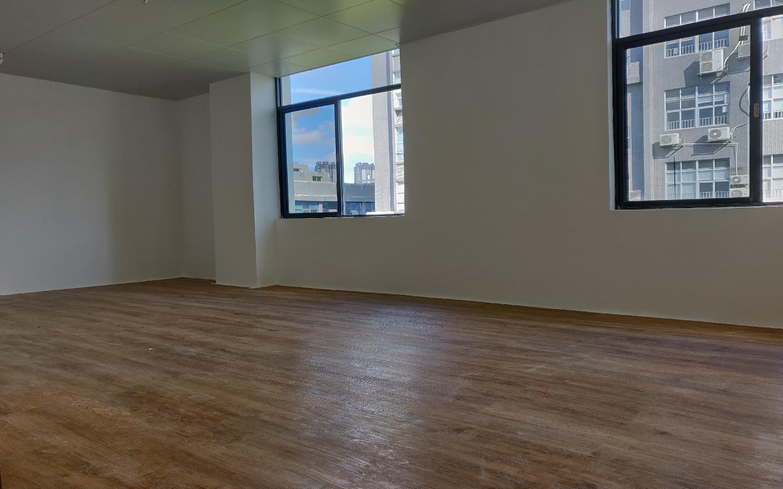众里创新社区-洪浪北写字楼出租63平米简装办公室65元/m².月