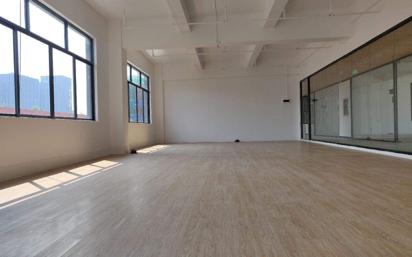 众里创新社区-洪浪北写字楼出租223平米简装办公室65元/m².月