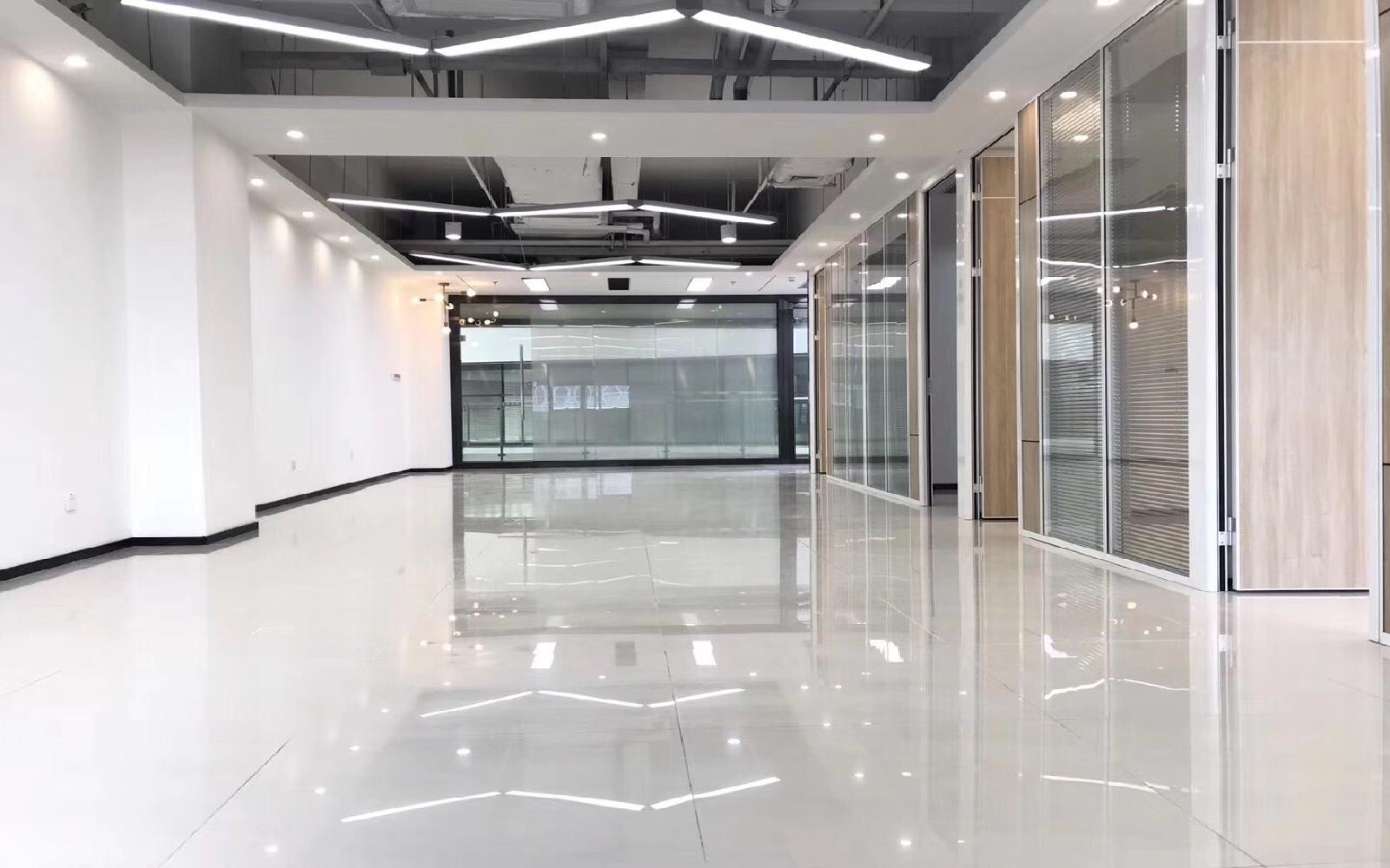 卫星大厦写字楼出租342平米精装办公室108元/m².月