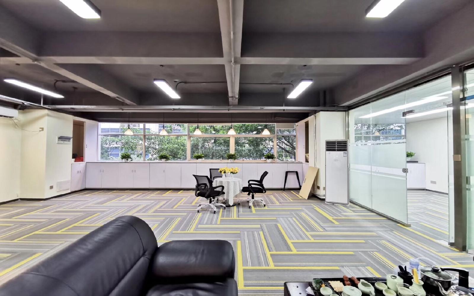 南山软件园写字楼出租240平米精装办公室89元/m².月
