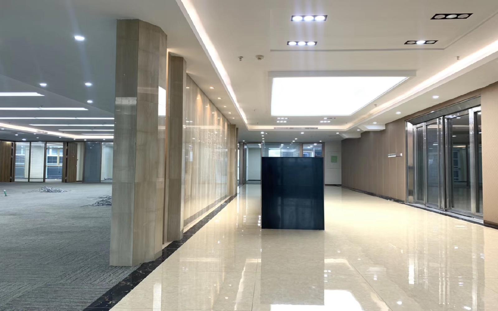 大中华国际交易广场写字楼出租894平米豪装办公室138元/m².月
