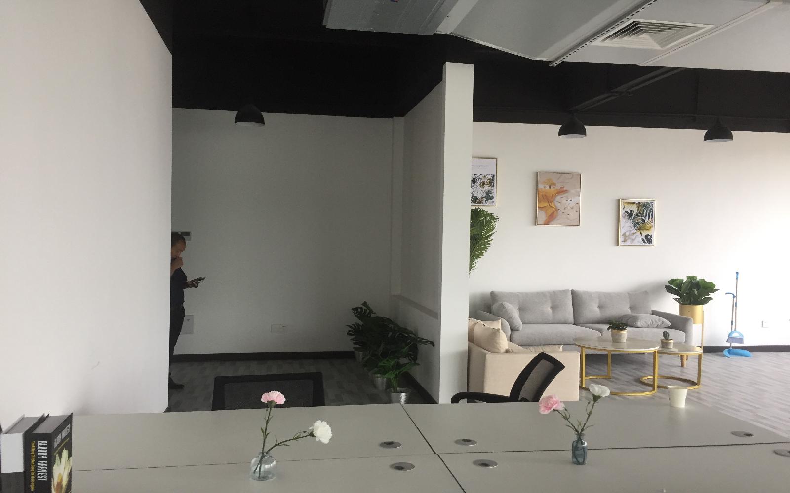 美鹏商务中心写字楼出租90平米精装办公室55元/m².月